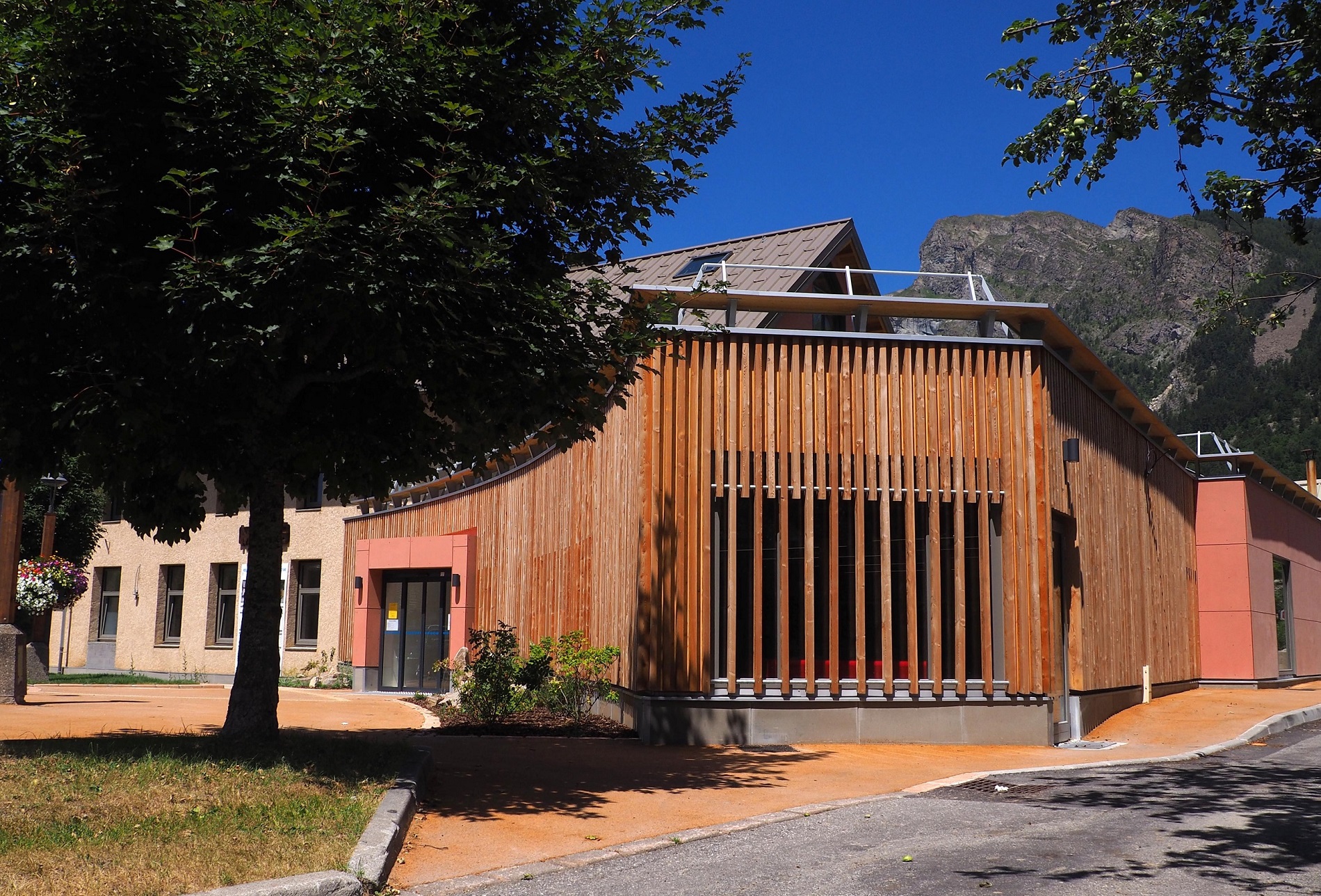 Médiathèque - Saint-Jean-Saint-Nicolas (Hautes-Alpes)